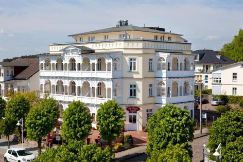 Villa Fernsicht Apt. 05 — 4-Star Luxury Hotel in Ostseebad Sellin, Germany