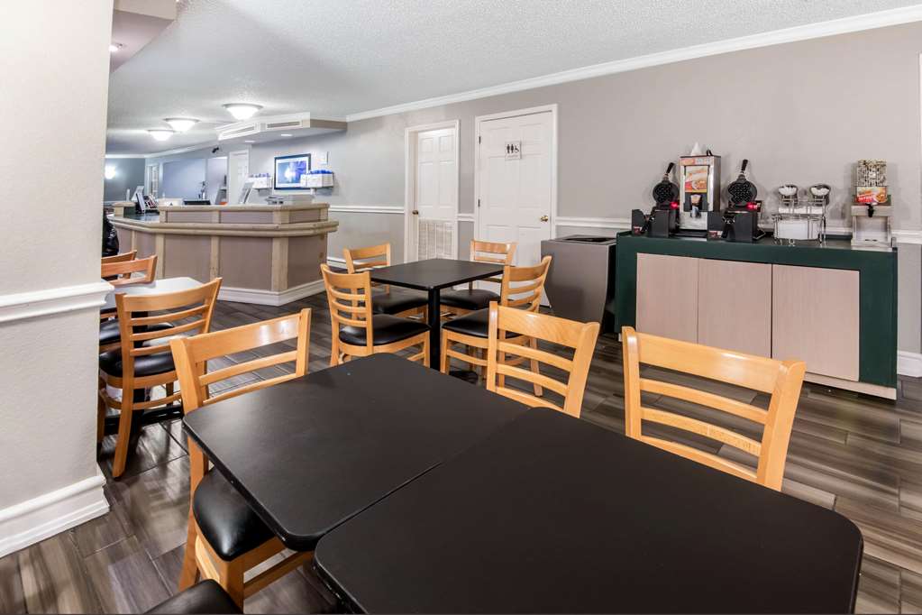 La Quinta Inn By Wyndham IH 10 West San Antonio TX - photo 6