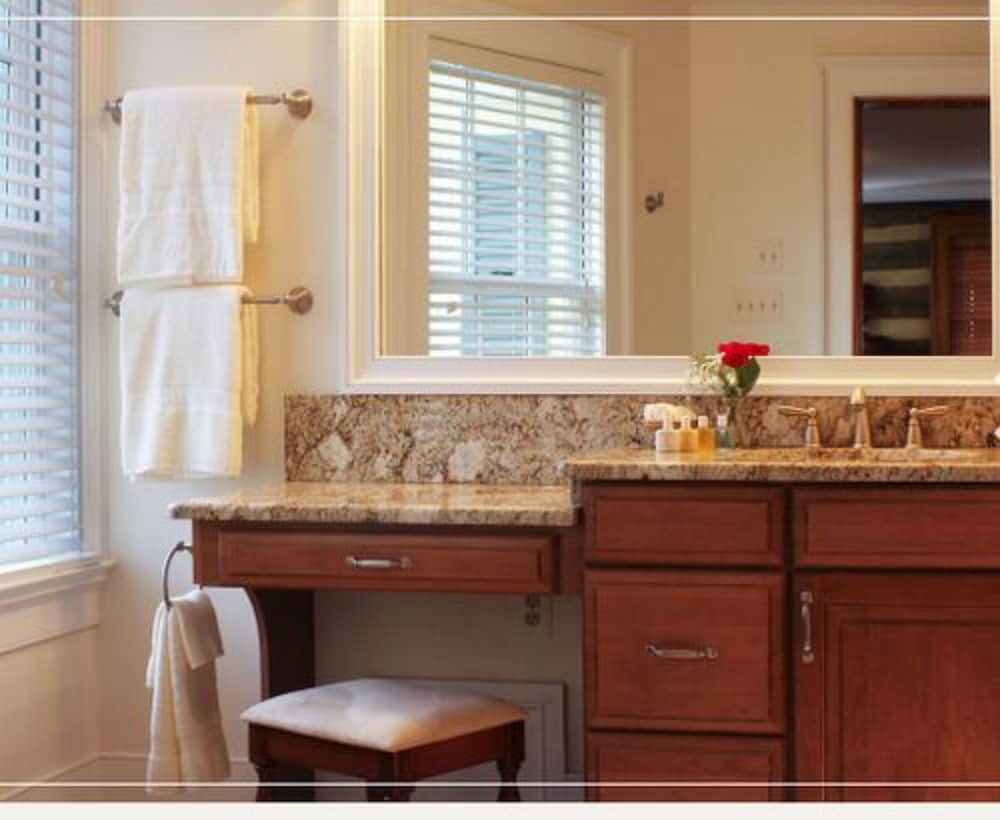 Hillbrook Inn - photo 31