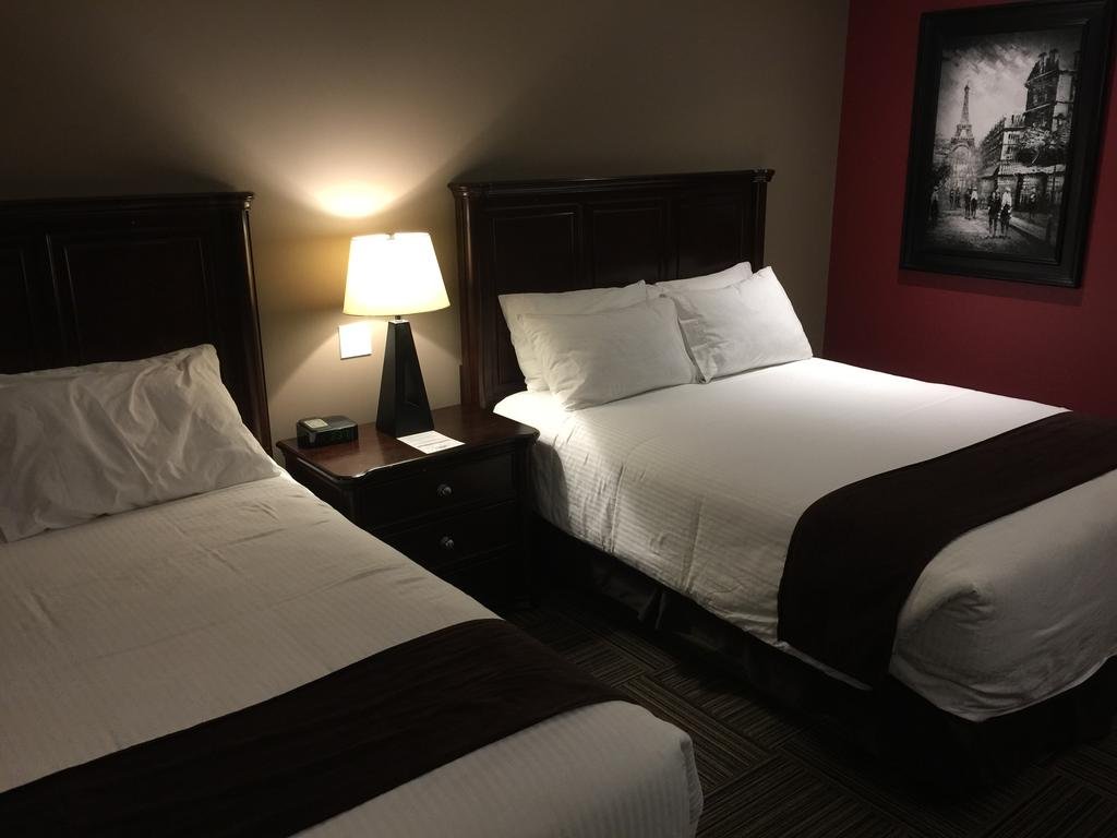 121 Steakhouse & Motel — Assiniboia — photo 2