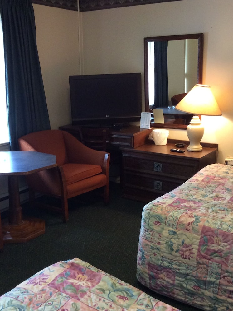 Tidewater Motel - photo 18