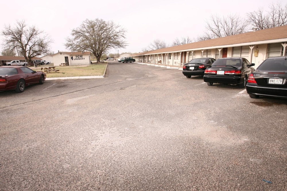 Andrews Motor Inn - photo 31