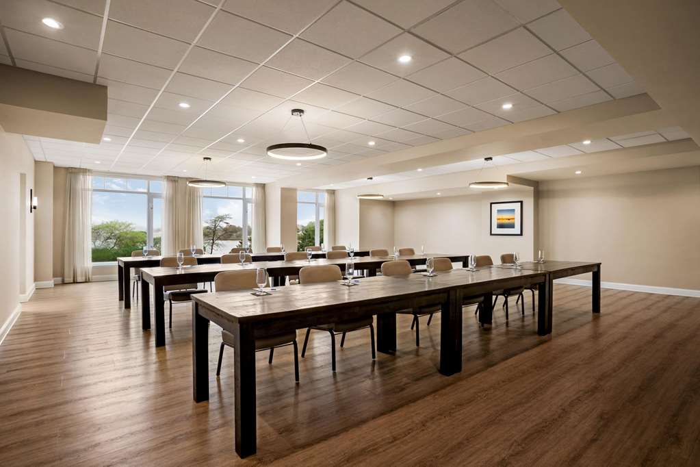 Wyndham Newport Hotel - photo 24