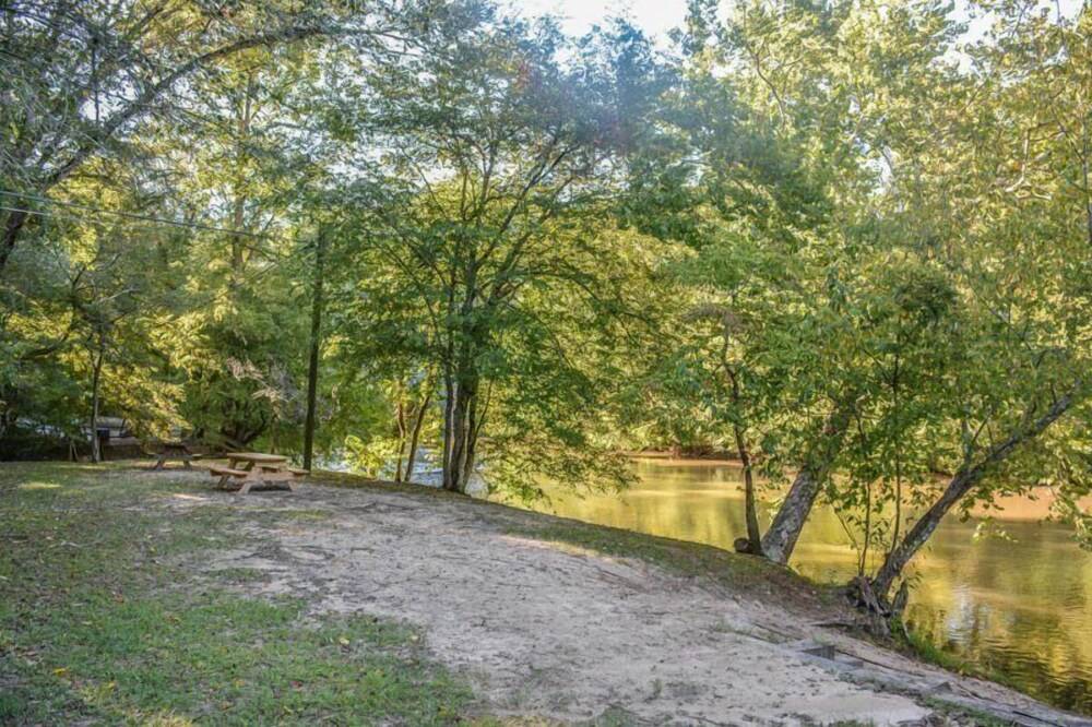 Harleys River Retreat Charming Cabin in Coosawattee River Resort Hot tub Ellijay - photo 19
