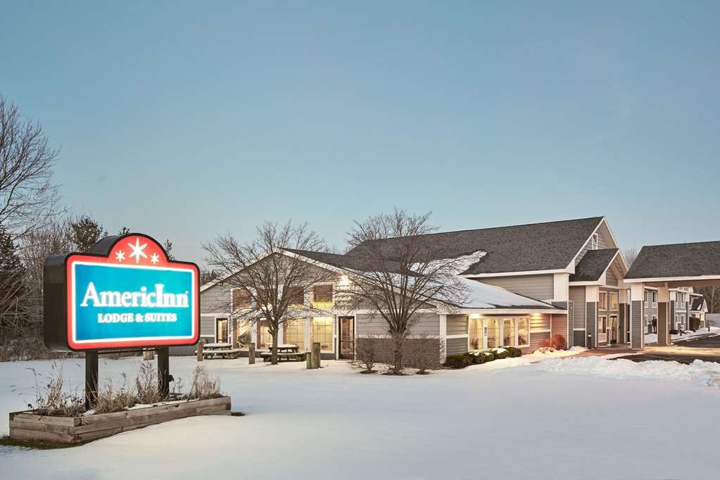 AmericInn by Wyndham Douglas Saugatuck - featured photo