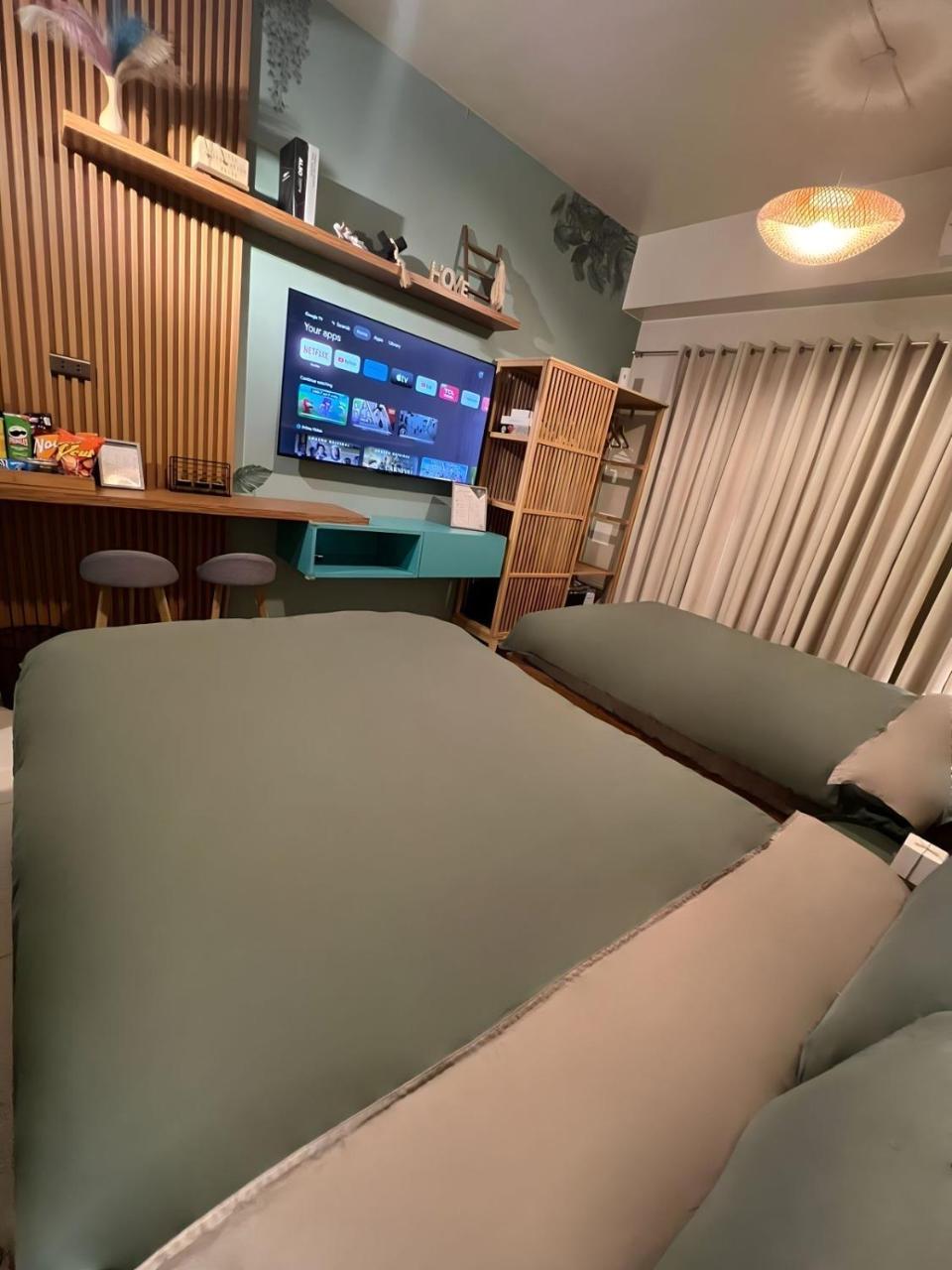 Suelo At Cool Suites At Wind Residences Tagaytay — Tagaytay