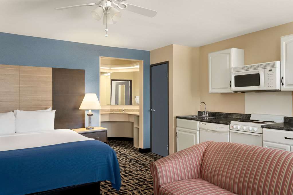 Baymont by Wyndham Ft. Leonard Saint Robert - photo 10