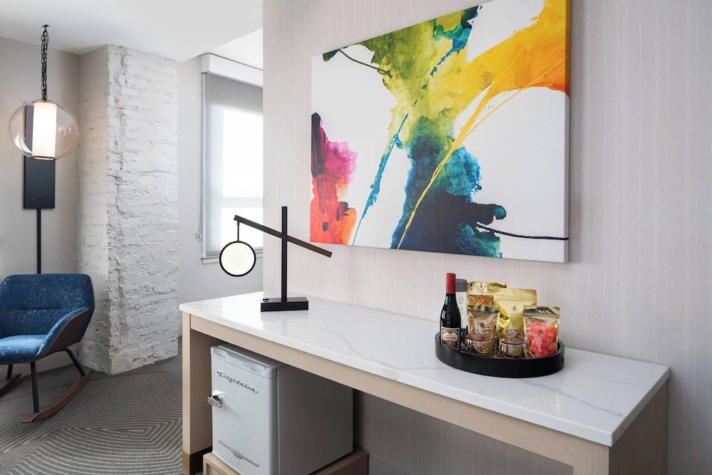 Glass Light Hotel & Gallery Autograph Collection - photo 43
