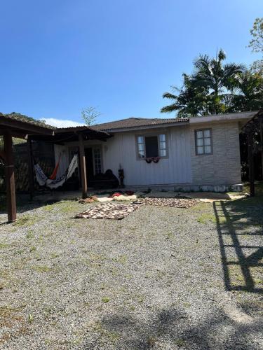 Sitio Bem Localizado Com Piscina E Sinuca