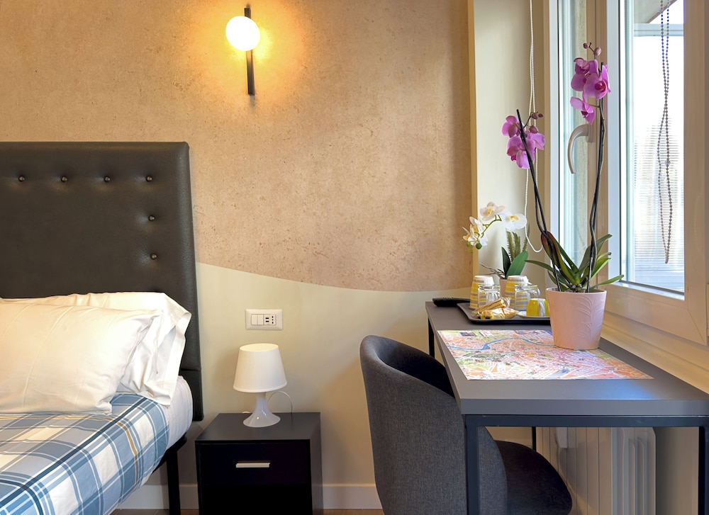 Vatican Dolce Remy Guest House Metro Cipro — 4-Star Luxury Hotel in Rome, Italy