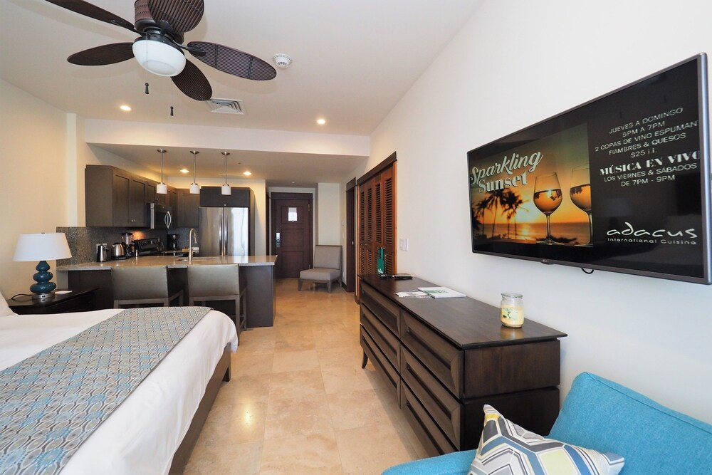 Premium Oceanfront Jaco Studio 7701 by CRHR — hotel in Jaco