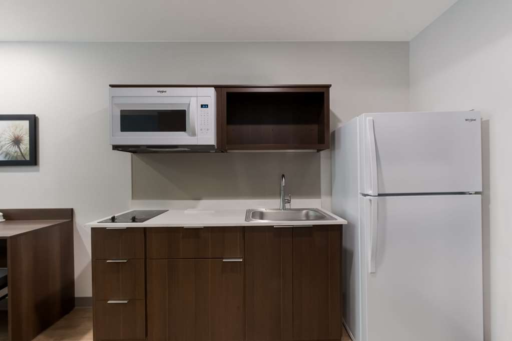 Woodspring Suites Chandler Airport - photo 17