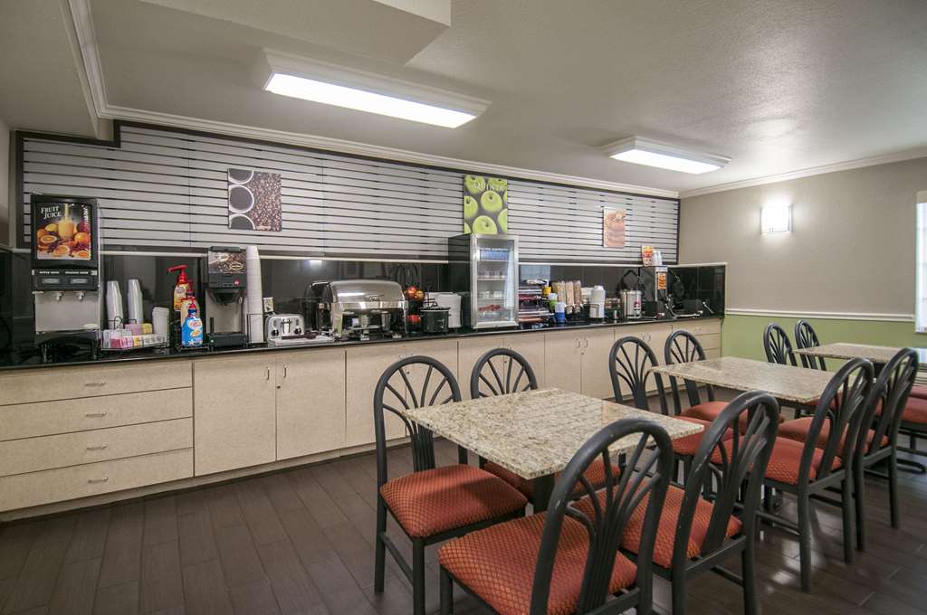 La Quinta Inn by Wyndham San Antonio Brooks City Base - photo 36