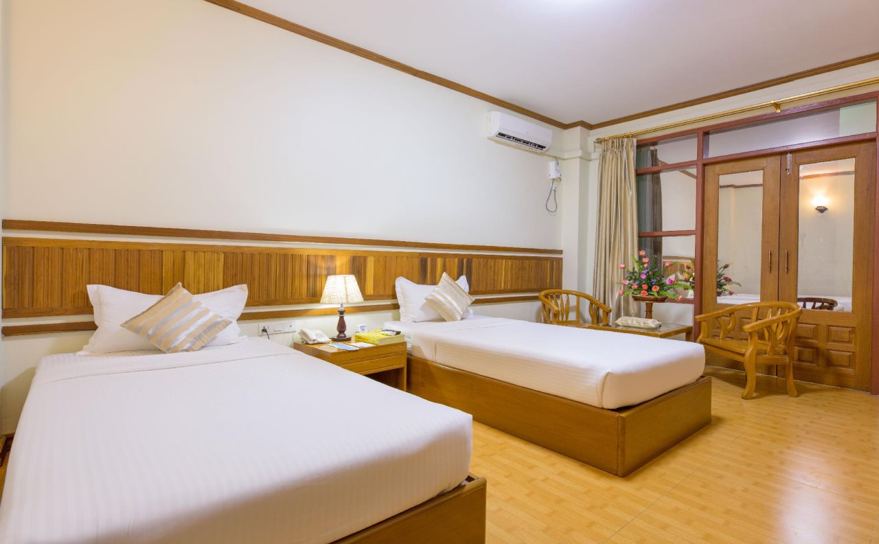 Ten Mile Hotel — Yangon — photo 3