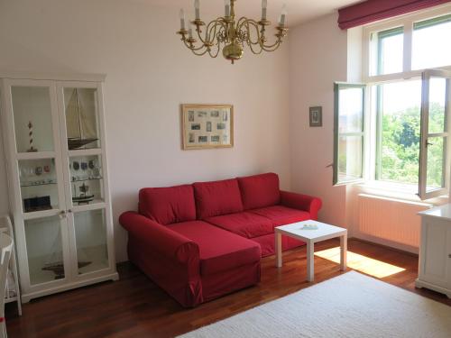 Horvath Villa Apartman Aliz — 4-Star Luxury Hotel in Balatonfured, Hungary