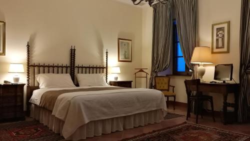 B&B Castello di Camerletto — 4-Star Luxury Hotel in Caselette, Italy