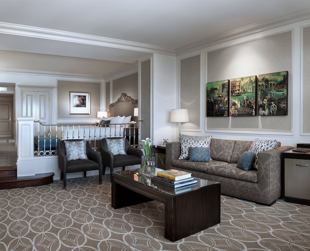 The Venetian Prestige Club Lounge - photo 16