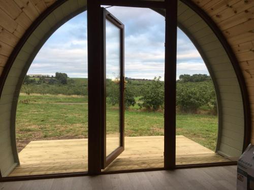 Orchard Luxe Glamping Pod — hotel in Dungannon