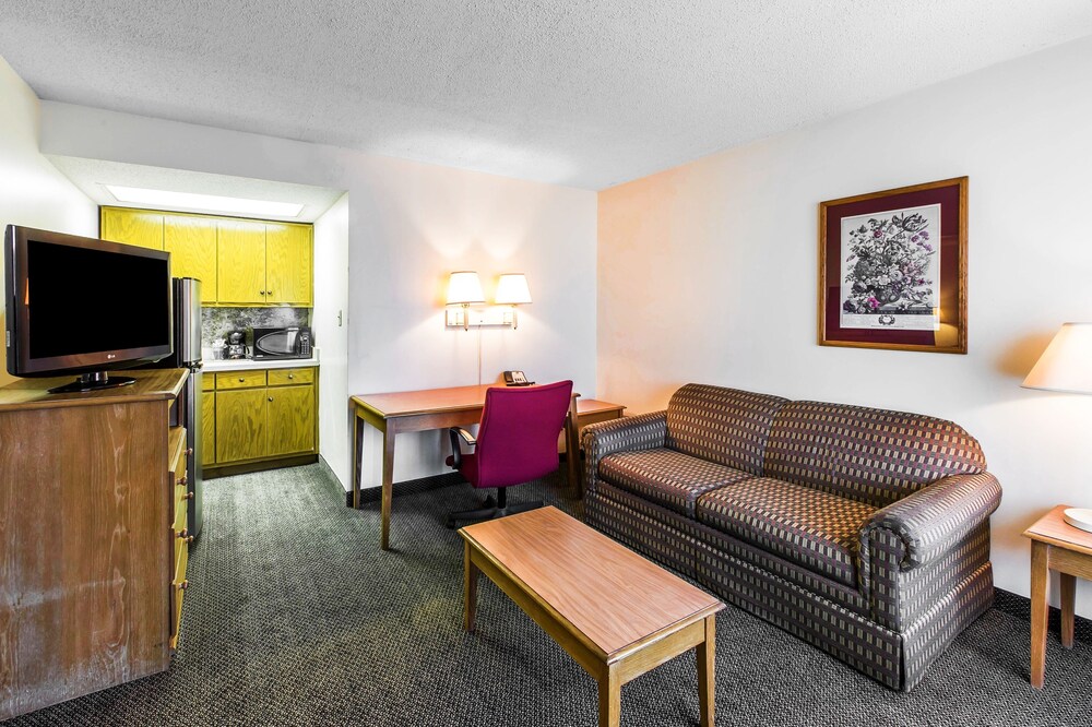 Quality Inn & Suites Waycross - photo 29