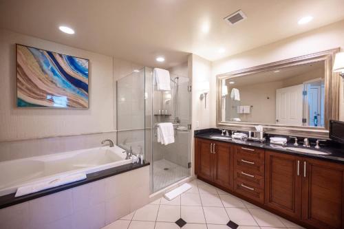 No Resort Fee Strip View Balcony Free Valet Pool