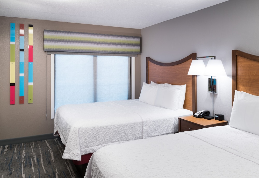 Hampton Inn & Suites Chicago North Shore Skokie - photo 10