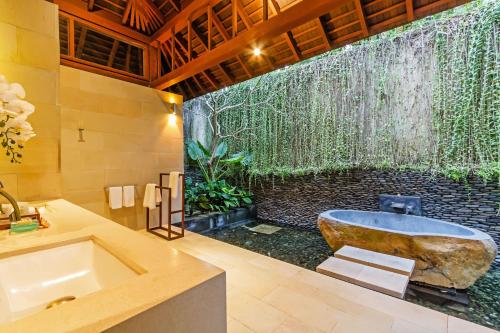 Villa Champuhan — 4-Star Luxury Hotel in Kediri, Indonesia