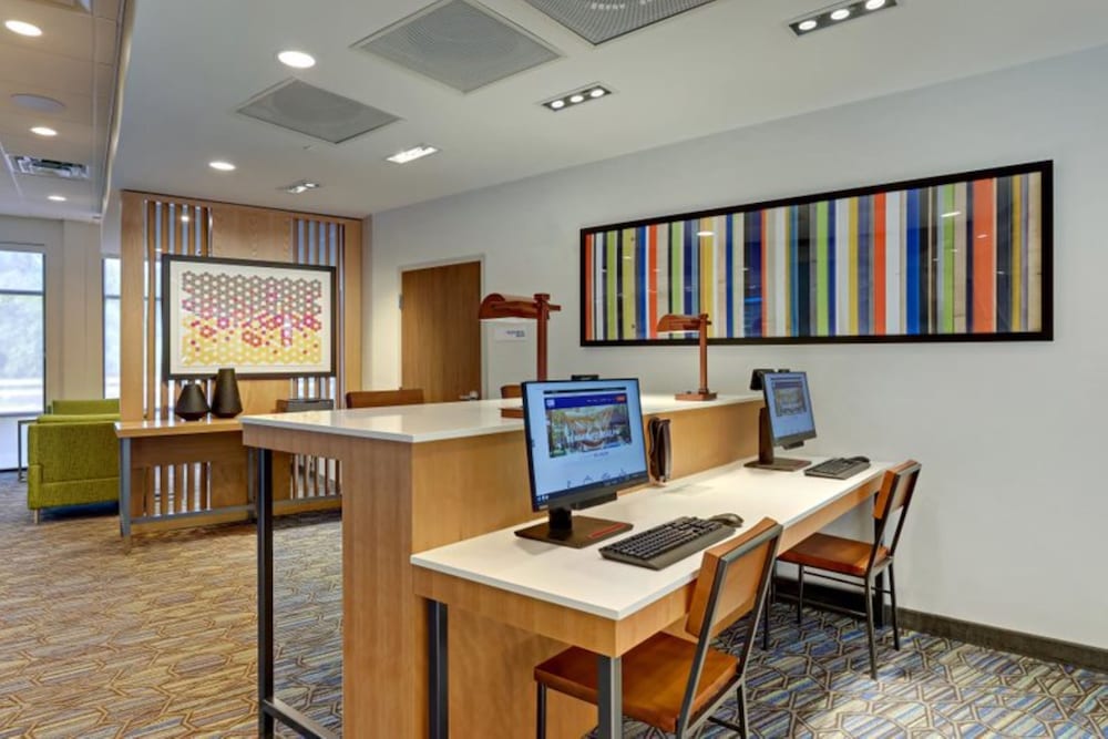 Holiday Inn Express & Suites Winston Salem Sw Clemmons by IHG - photo 40