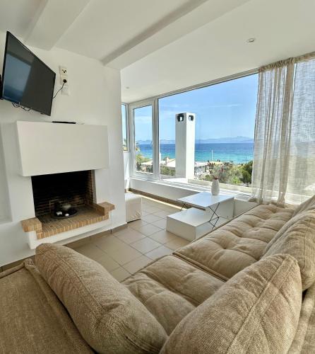Medusa by Dia sea view apartment — 4-Star Luxury Hotel in Artemida, Greece