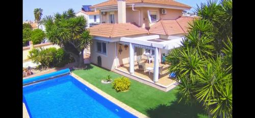 Sunny Florida - carbon neutral hotel in Torrevieja