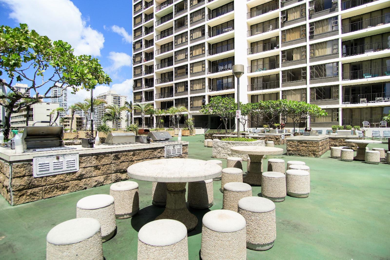 Waikiki Banyan Condo With Panoramic 37th Floor Ocean Views by Koko Resort Vacation Rentals - photo 10