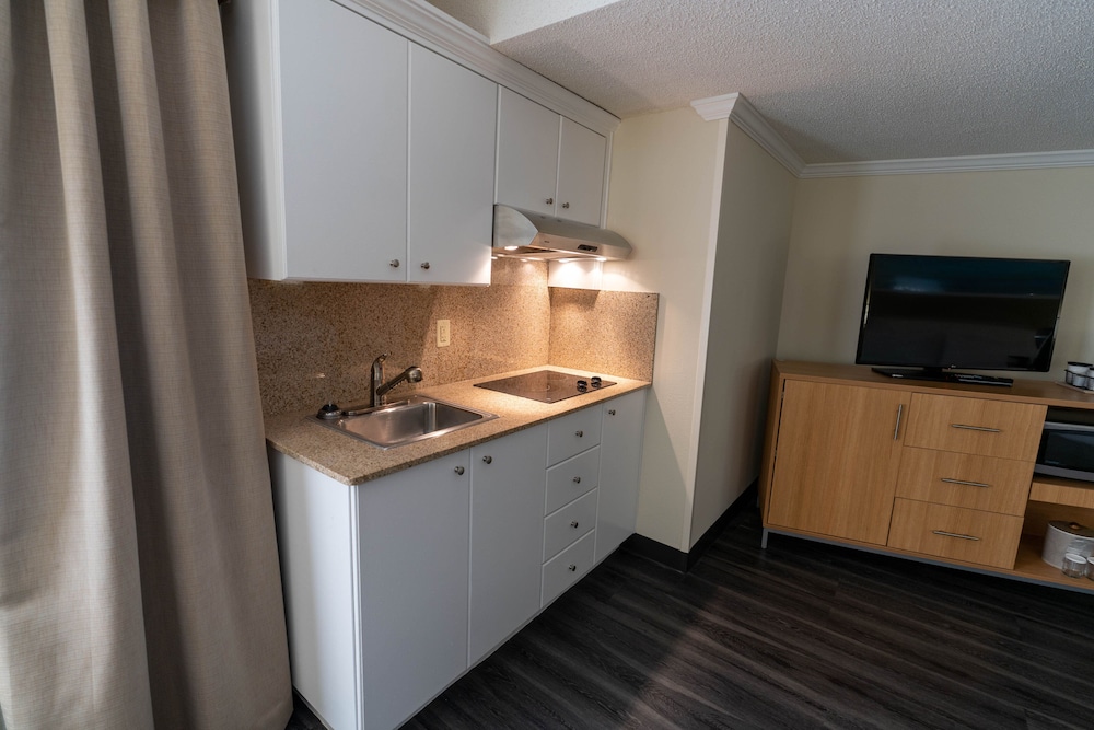 Holiday Inn Greenville by IHG - photo 11
