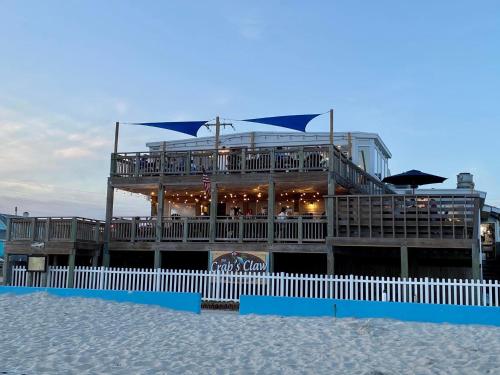Island Inn of Atlantic Beach - photo 78