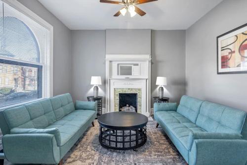 Beautiful Rehabbed Unit in Shaw Community 4226b