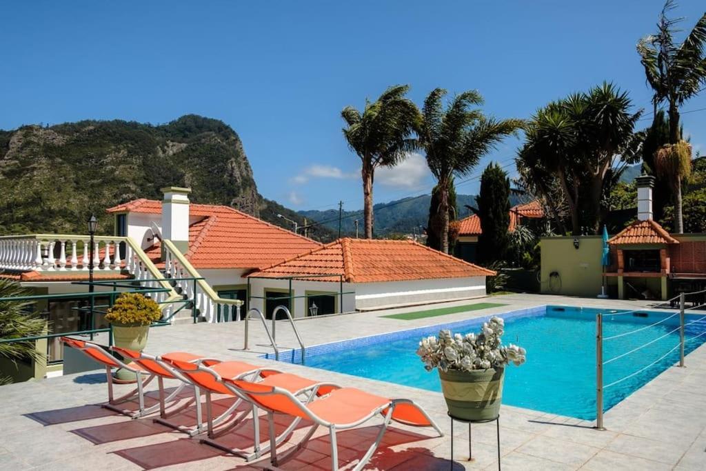Hikers Haven - carbon neutral hotel in Faial