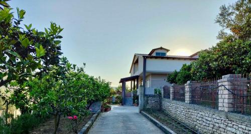 Wooden Guest House — 4-Star Luxury Hotel in Finiq, Albania