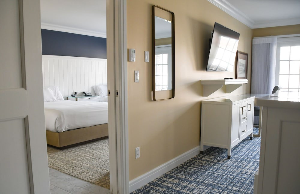 The St. Clair Inn - photo 33