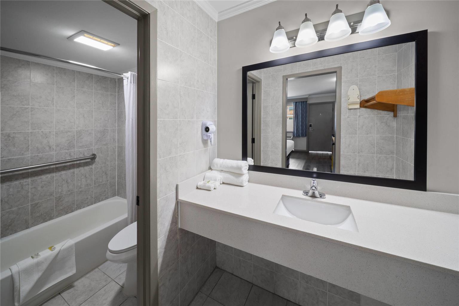 Days Inn by Wyndham Slidell - photo 21
