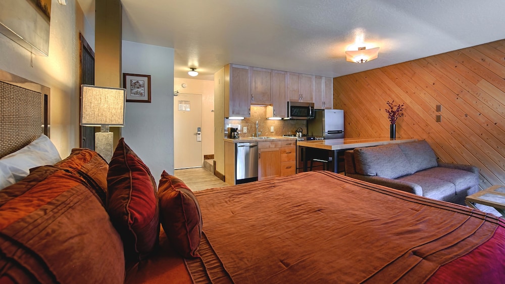 Donner Lake Village Resort - photo 18
