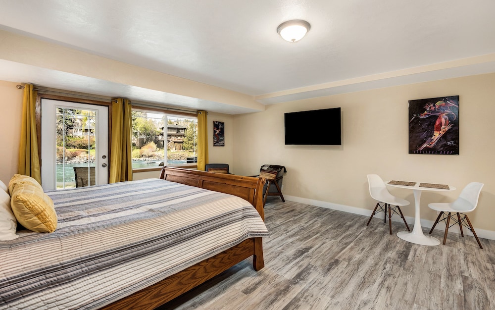 Bend Riverside Inn & Suites - photo 196