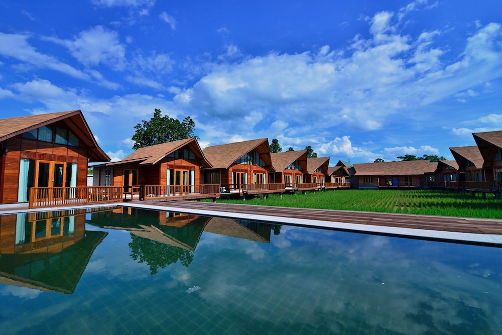 Rice Farm Villa Suratthani — 4-Star Luxury Hotel in Surat Thani, Thailand