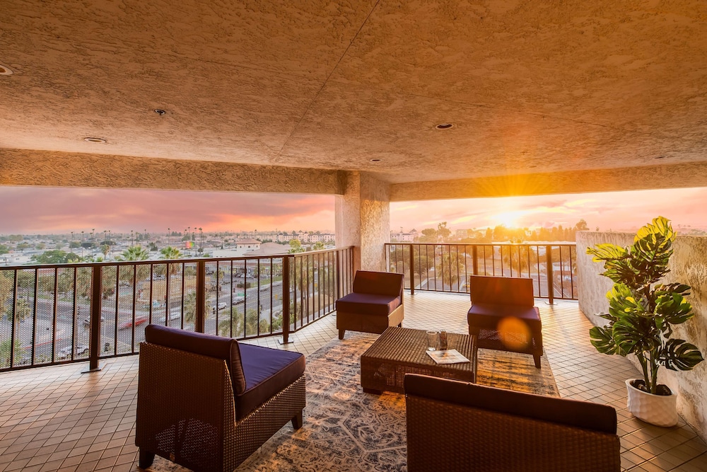 DoubleTree by Hilton Carson - photo 22