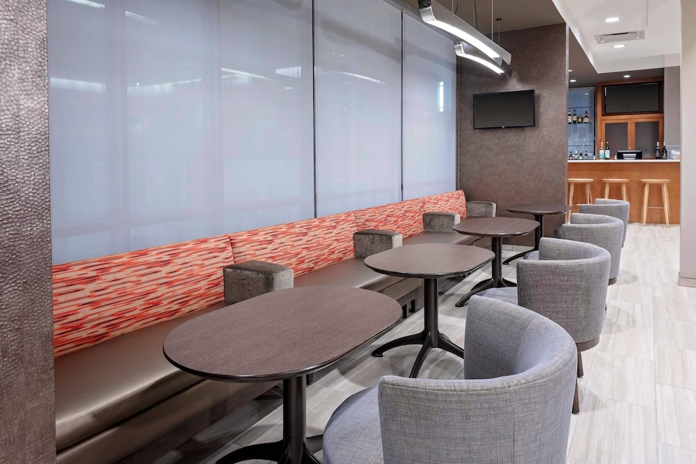 SpringHill Suites by Marriott Kansas City Plaza - photo 21