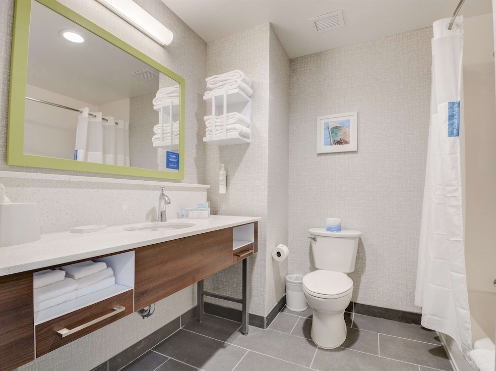 Hampton Inn and Suites Williamstown Ark Encounter - photo 24