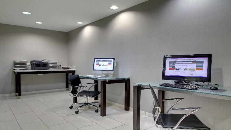 Holiday Inn Express & Suites Jackson Downtown Coliseum by IHG - photo 61