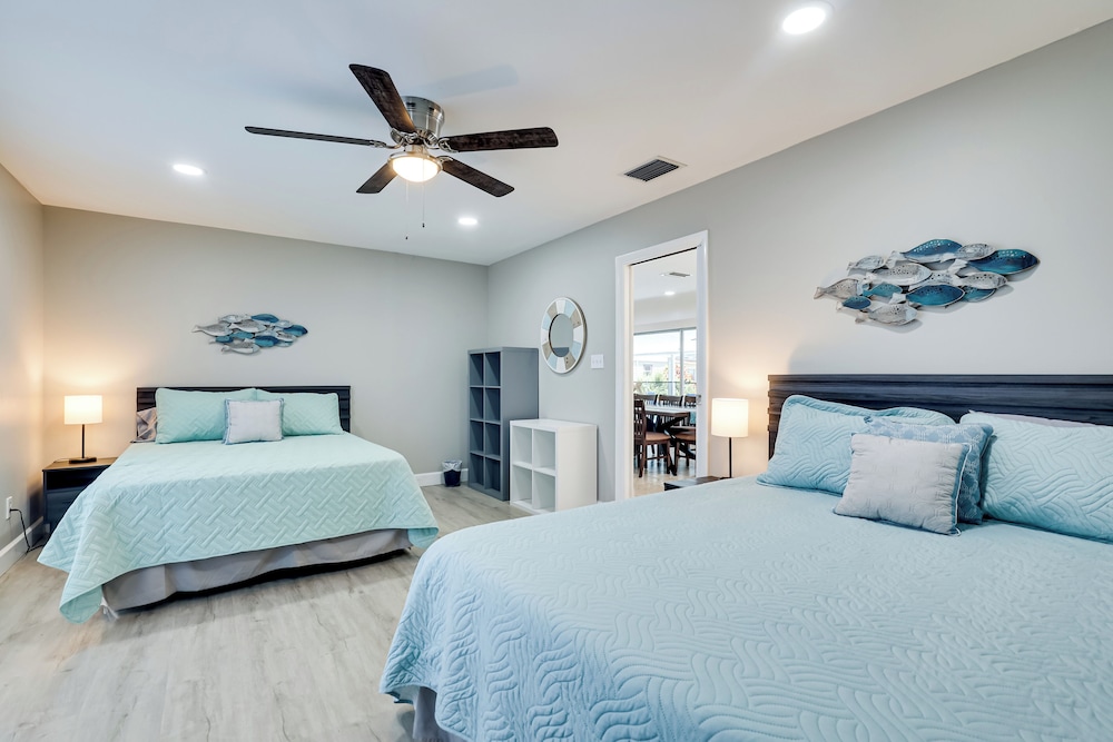 5 Mi to Busch Gardens Tampa Bay Villa with Pool — 4-Star Luxury Hotel in Tampa, United States