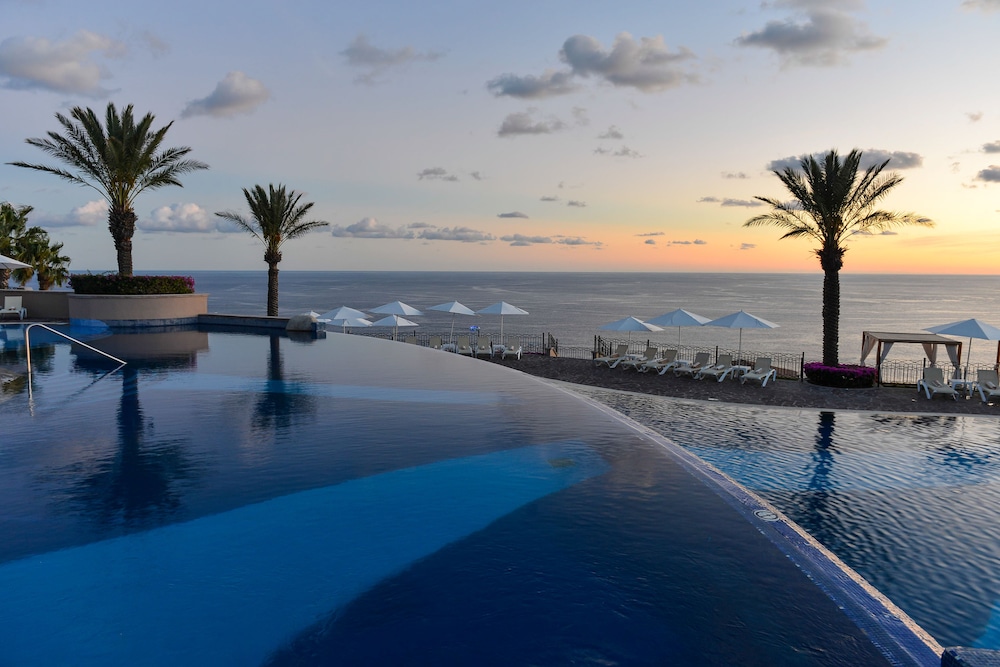 Infinity pool