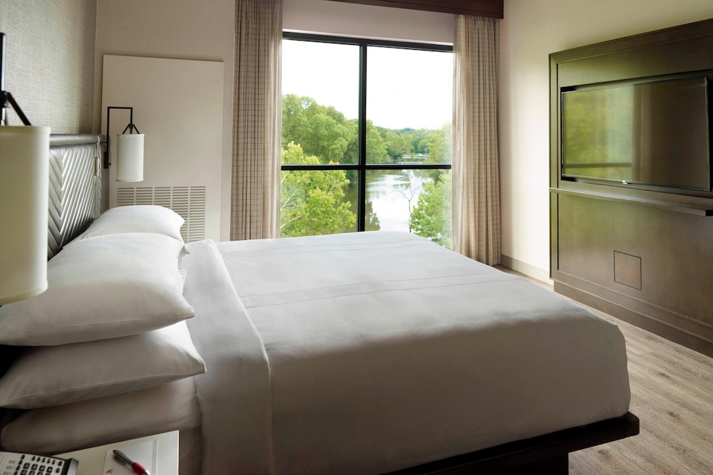 Marriott Columbus University Area - photo 10