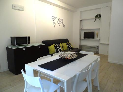 Design & Fashion District Apartment — 4-Star Luxury Hotel in Milan, Italy