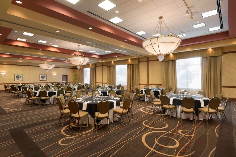 Embassy Suites by Hilton Franklin Cool Springs - photo 49