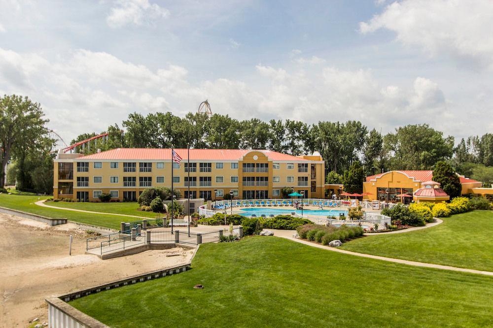 Cedar Point's Sandcastle Suites - photo 4
